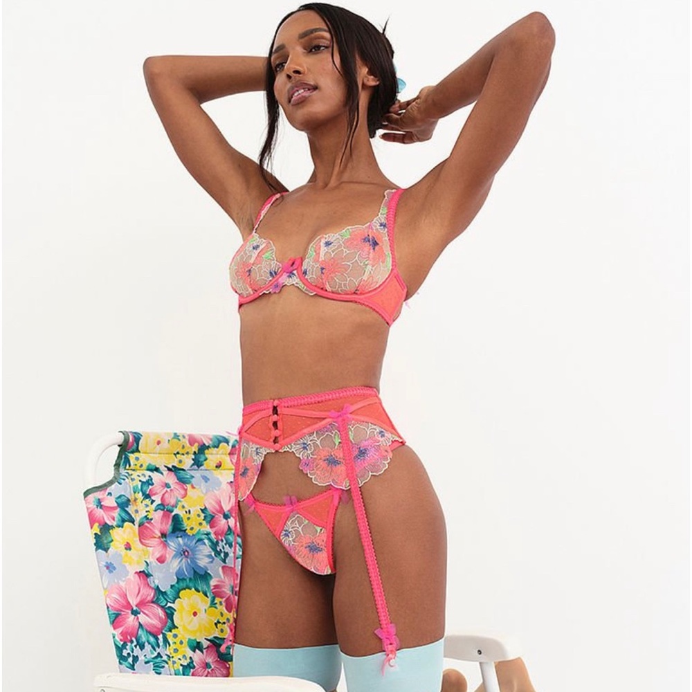 🍋NWT For The Love & Lemons Shimmer Zinnia Embroidery Garter Belt Size M🍋